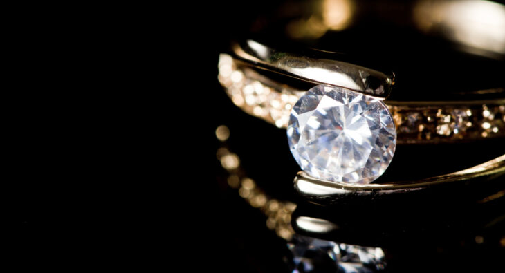 Cyrkonia – co warto o niej wiedzieć?