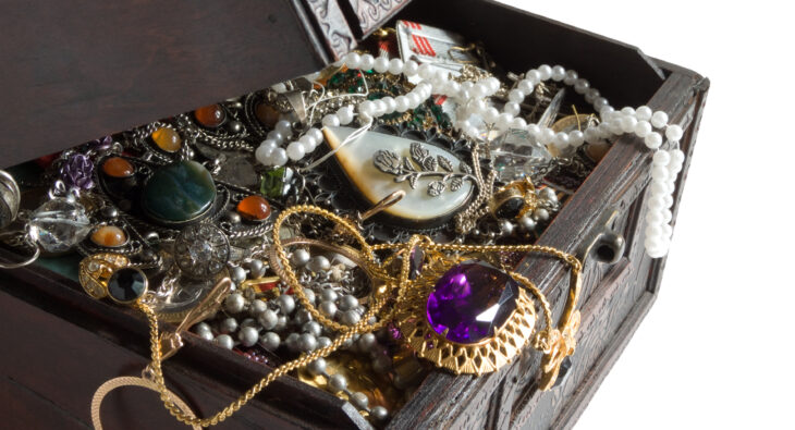 Niezwykłe naszyjniki to moc kobiety